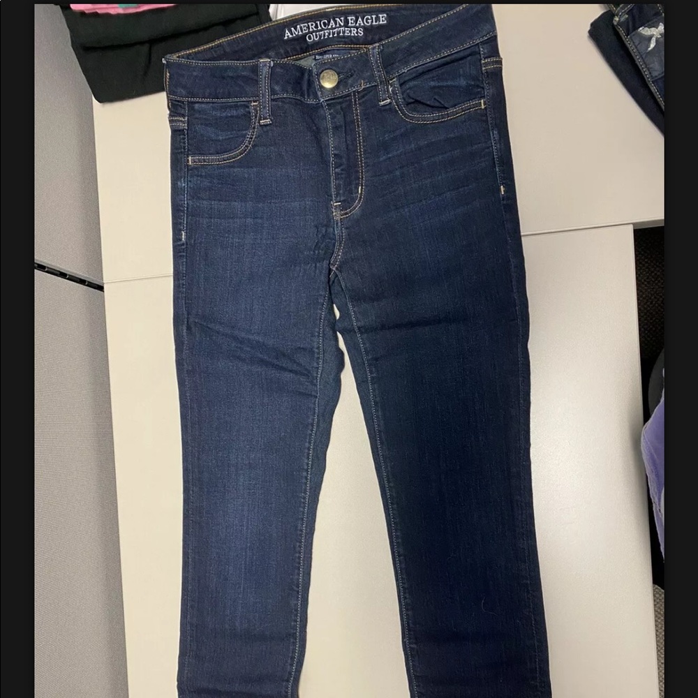 Women’s American Eagle Super Stretch dark-wash high-waisted skinny jeans size 6L